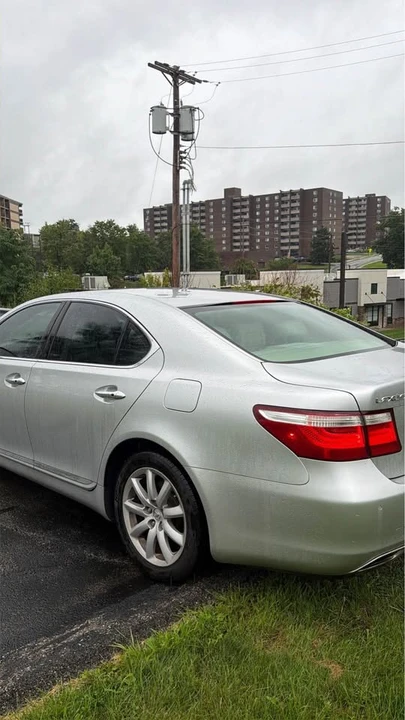 2007 Lexus LS 4th Gen - Image 8 of 16