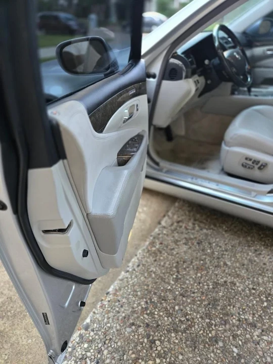 2007 Lexus LS 4th Gen - Image 10 of 18