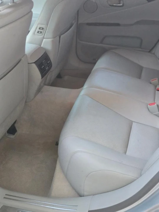 2007 Lexus LS 4th Gen - Image 15 of 18