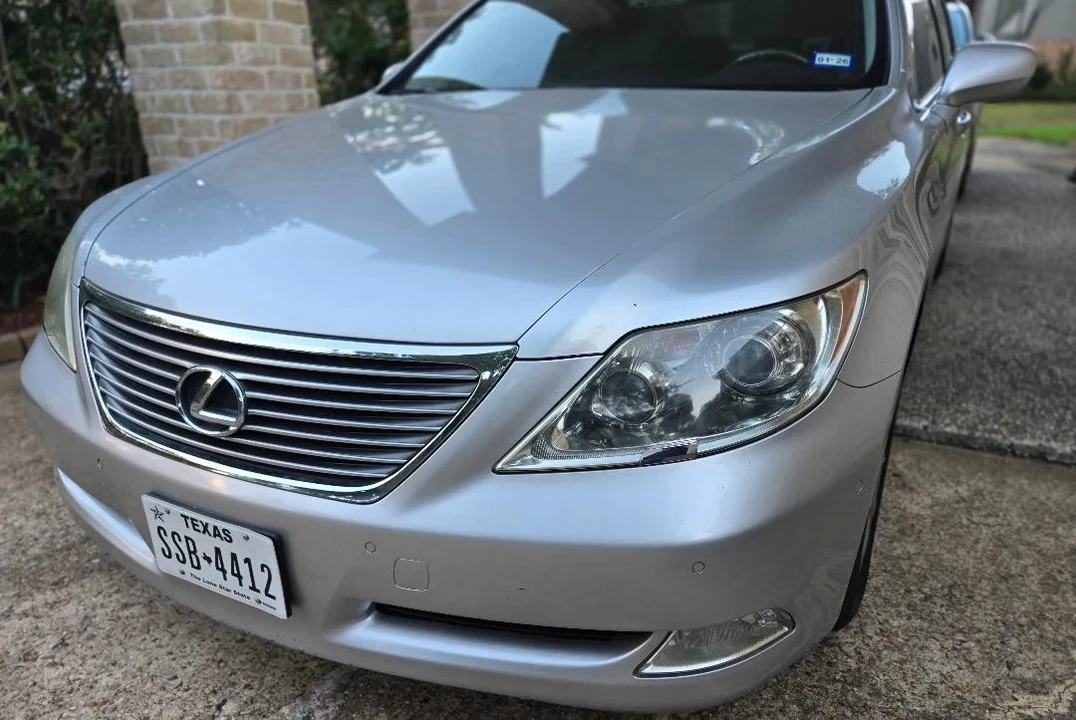 2007 Lexus LS 4th Gen - Image 2 of 18