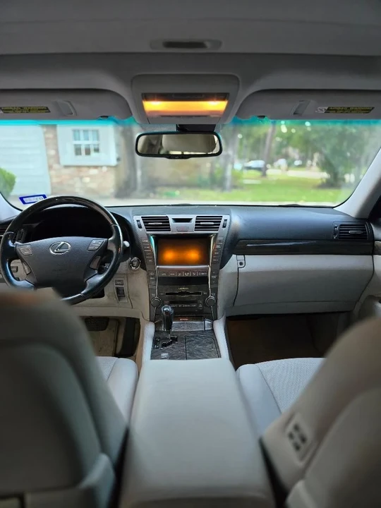 2007 Lexus LS 4th Gen - Image 11 of 18