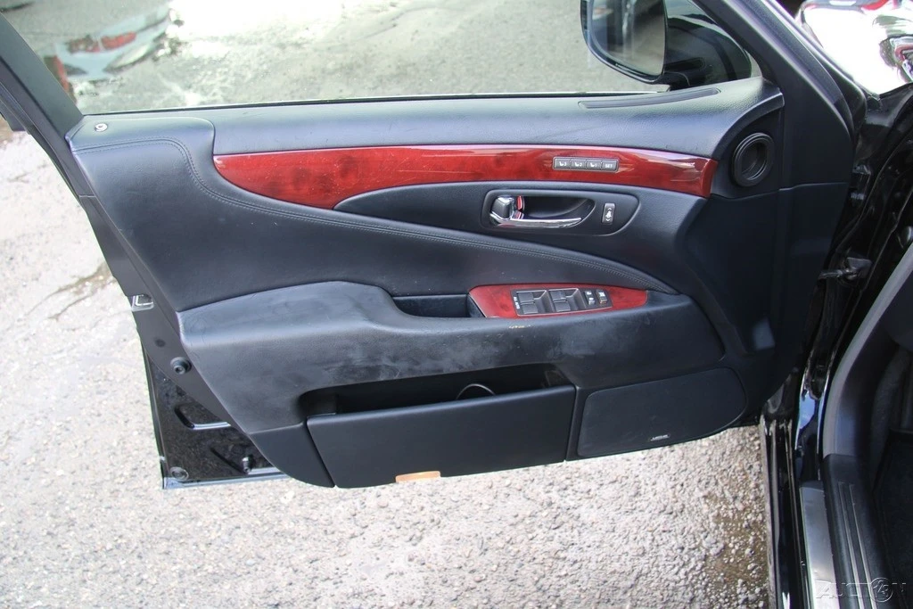 2007 Lexus LS 4th Gen - Image 15 of 21