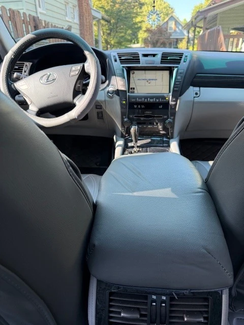 2007 Lexus LS 4th Gen - Image 9 of 21