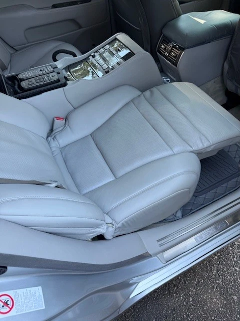 2007 Lexus LS 4th Gen - Image 15 of 21