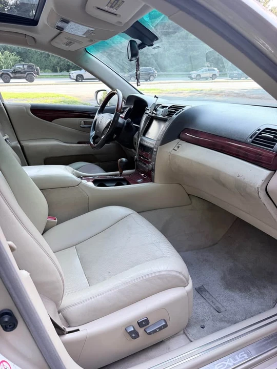 2007 Lexus LS 4th Gen - Image 10 of 14