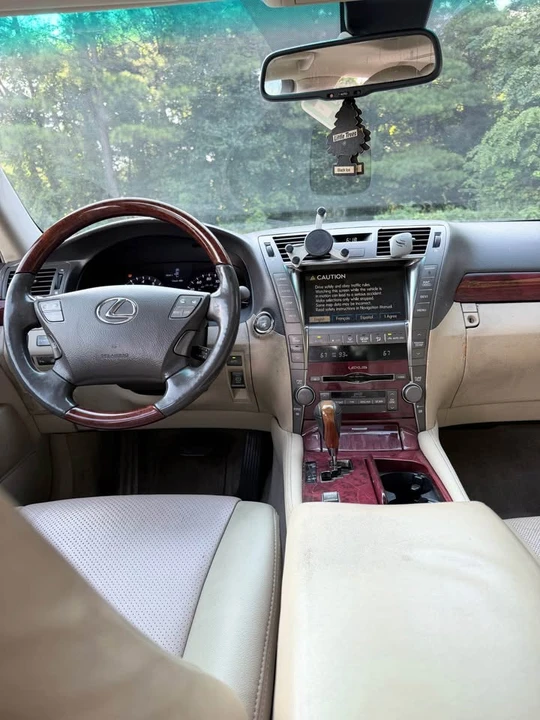 2007 Lexus LS 4th Gen - Image 11 of 14