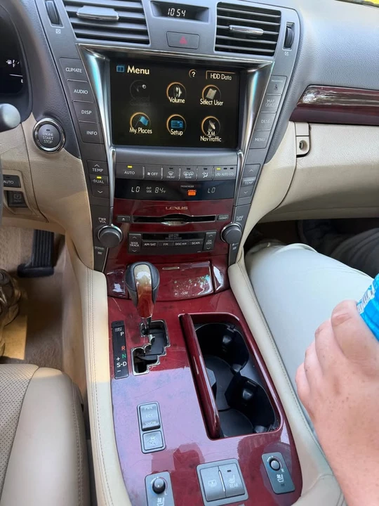2007 Lexus LS 4th Gen - Image 6 of 9