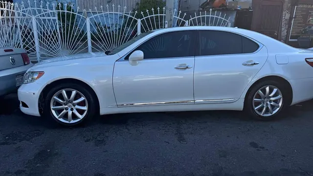 2007 Lexus LS 430 Sedan 4D