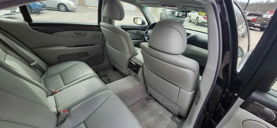 2007 Lexus LS 4th Gen - Image 5 of 5