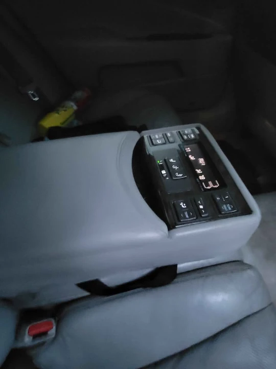 2007 Lexus LS 4th Gen - Image 8 of 9