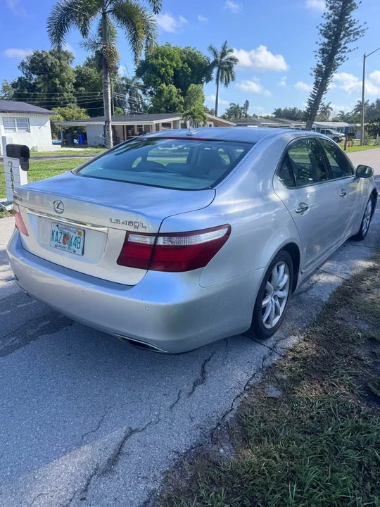 2007 Lexus LS 4th Gen - Image 2 of 19