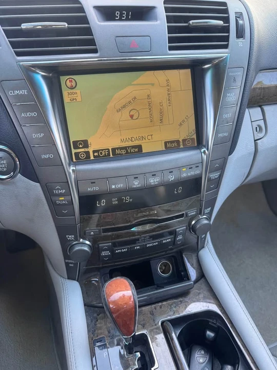 2007 Lexus LS 4th Gen - Image 12 of 19