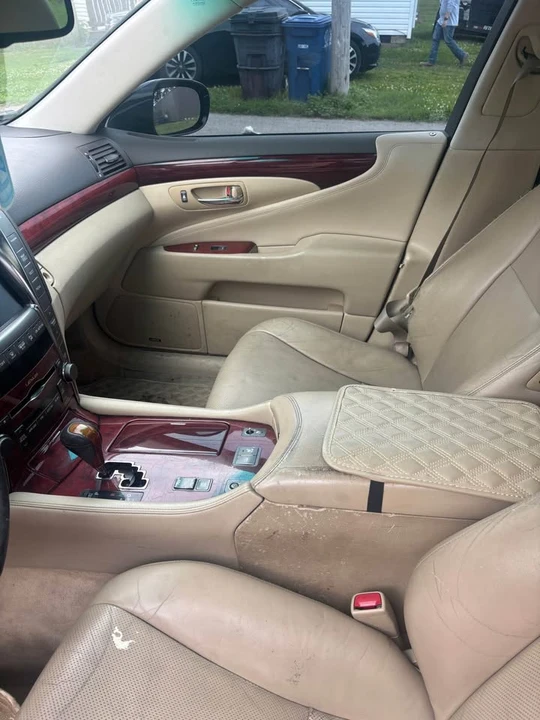 2007 Lexus LS 4th Gen - Image 10 of 13
