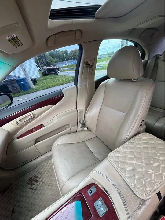 2007 Lexus LS 4th Gen - Image 11 of 13
