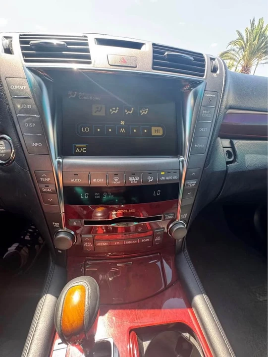 2007 Lexus LS 4th Gen - Image 14 of 20