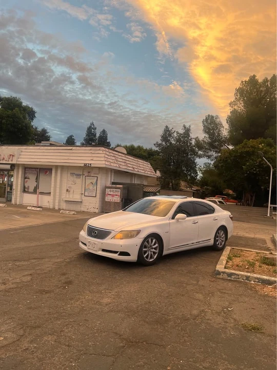 2007 Lexus LS 4th Gen - Image 4 of 5
