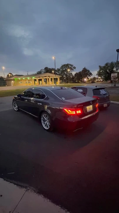 2007 Lexus LS 4th Gen - Image 5 of 10