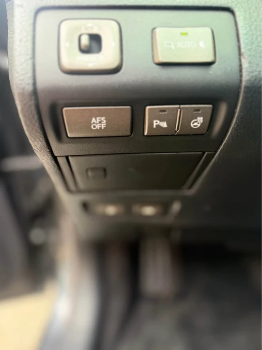 2007 Lexus LS 4th Gen - Image 15 of 16