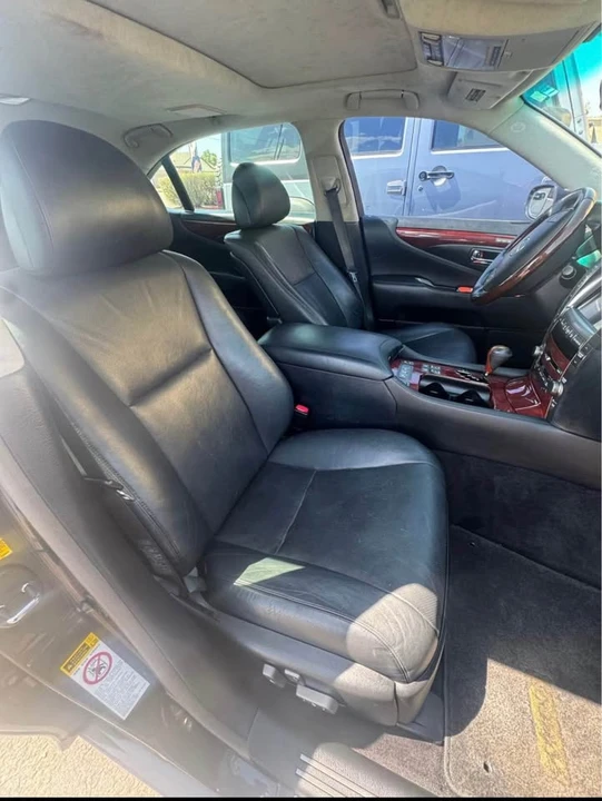 2007 Lexus LS 4th Gen - Image 11 of 20