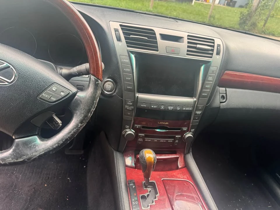 2007 Lexus LS 4th Gen - Image 7 of 9
