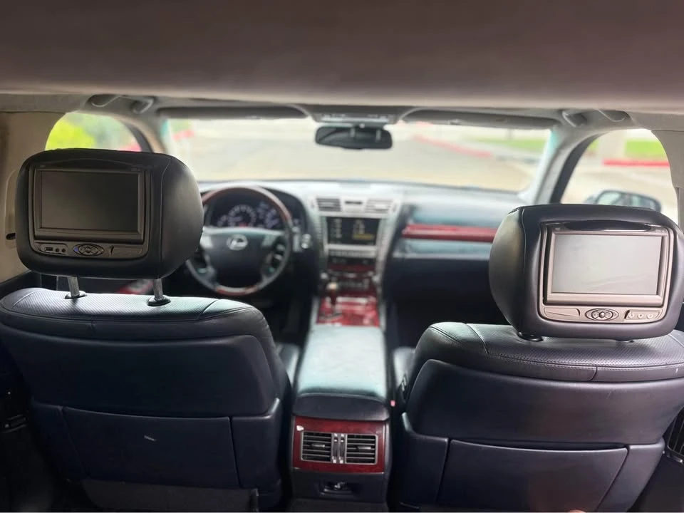 2007 Lexus LS 4th Gen - Image 11 of 16