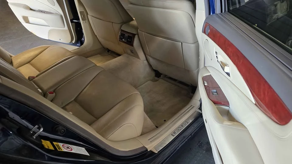 2007 Lexus LS 4th Gen - Image 11 of 16
