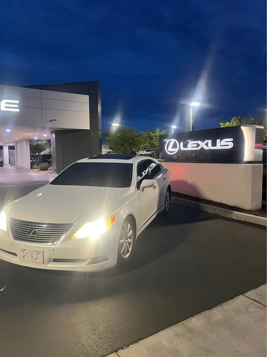 2007 Lexus LS 4th Gen - Image 2 of 5