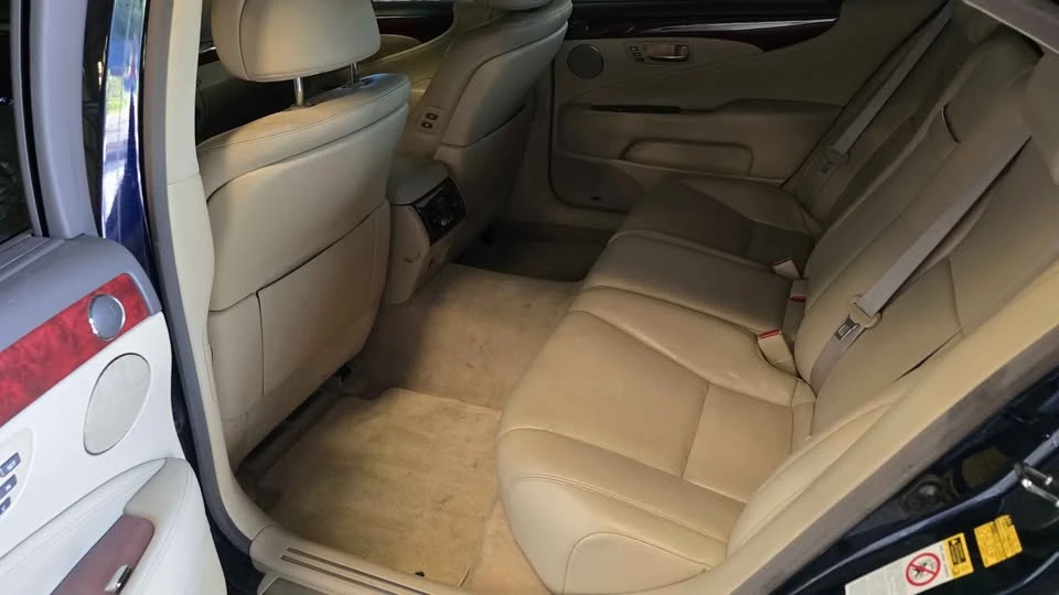 2007 Lexus LS 4th Gen - Image 10 of 16