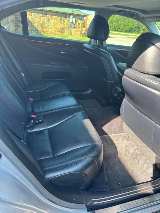 2007 Lexus LS 4th Gen - Image 8 of 9