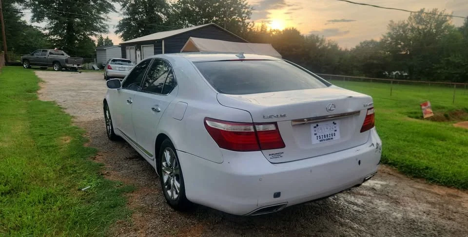 2007 Lexus LS 4th Gen - Image 8 of 9