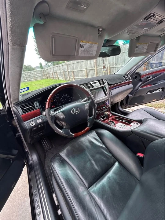 2007 Lexus LS 4th Gen - Image 9 of 10