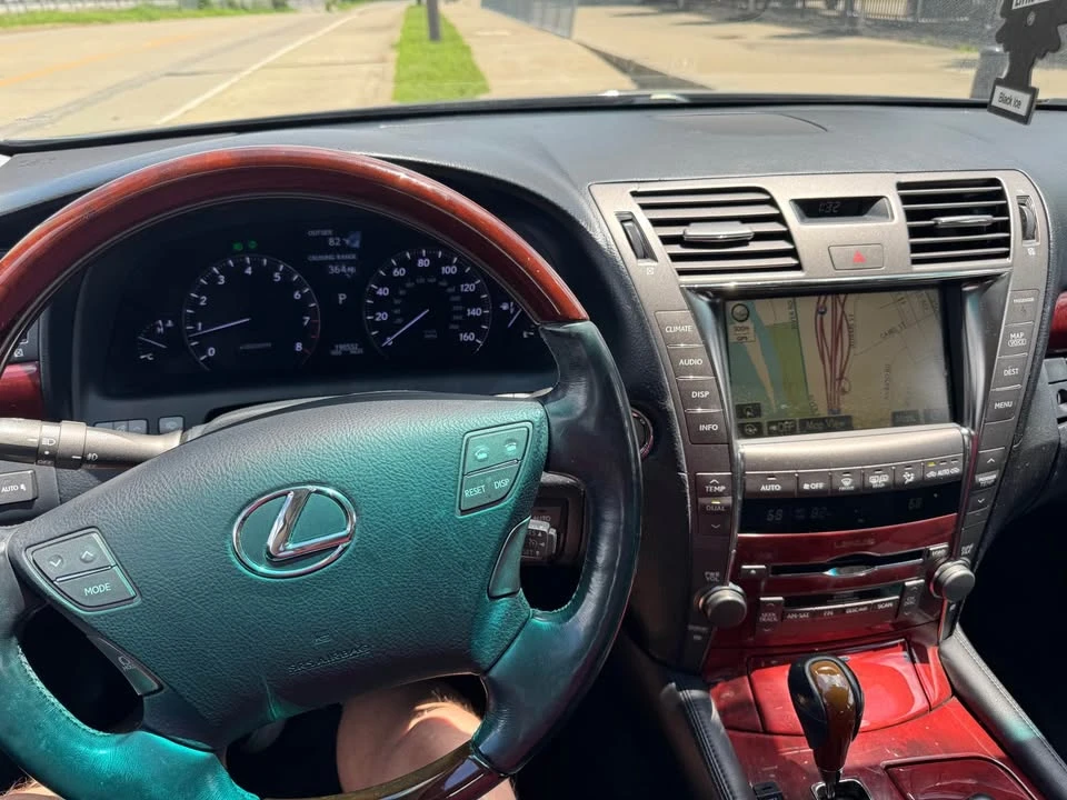 2007 Lexus LS 4th Gen - Image 15 of 20