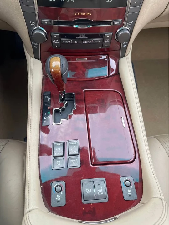 2007 Lexus LS 4th Gen - Image 17 of 18