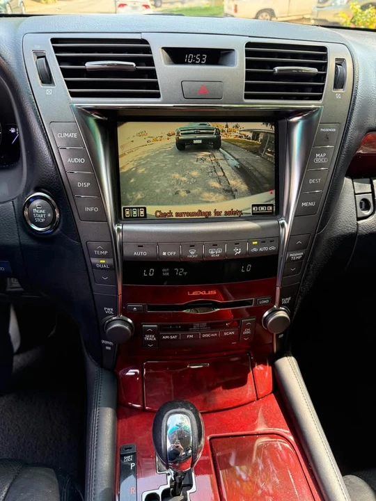 2007 Lexus LS 4th Gen - Image 10 of 16