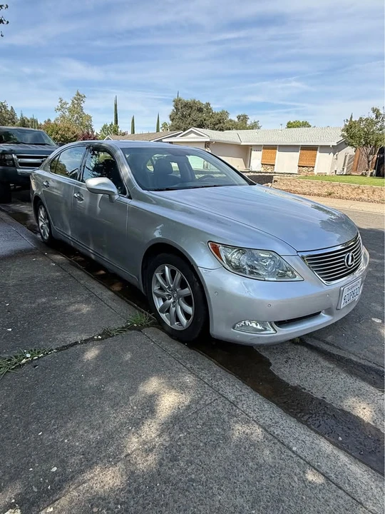 2007 Lexus LS 4th Gen - Image 5 of 16