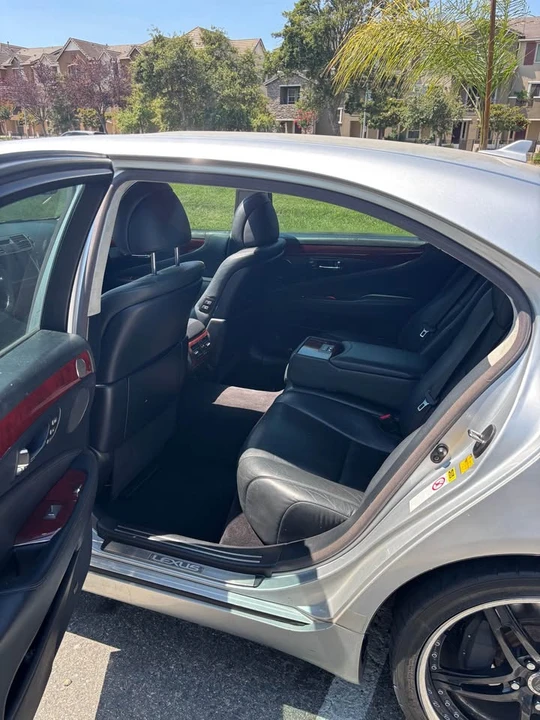 2007 Lexus LS 4th Gen - Image 11 of 20