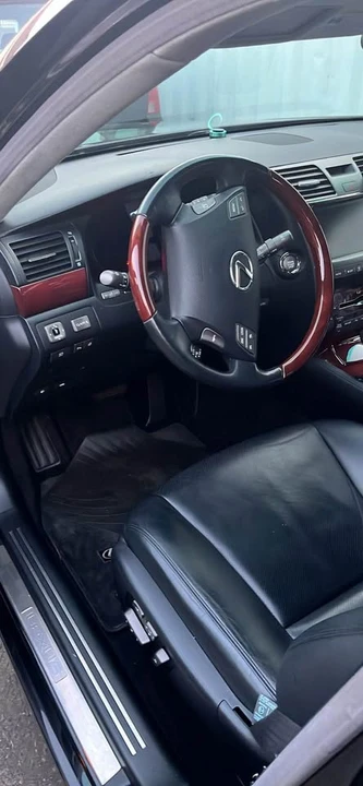 2007 Lexus LS 4th Gen - Image 8 of 9