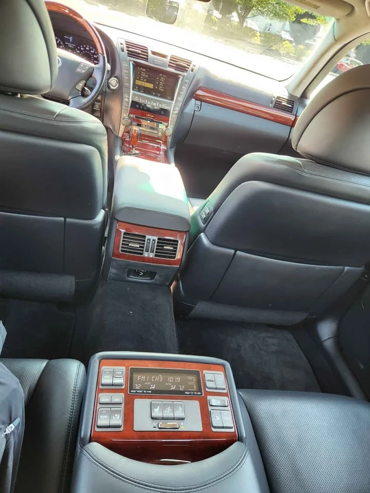 2007 Lexus LS 4th Gen - Image 9 of 14