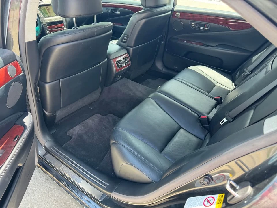 2007 Lexus LS 4th Gen - Image 10 of 20