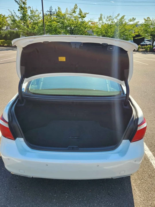 2007 Lexus LS 4th Gen - Image 12 of 14