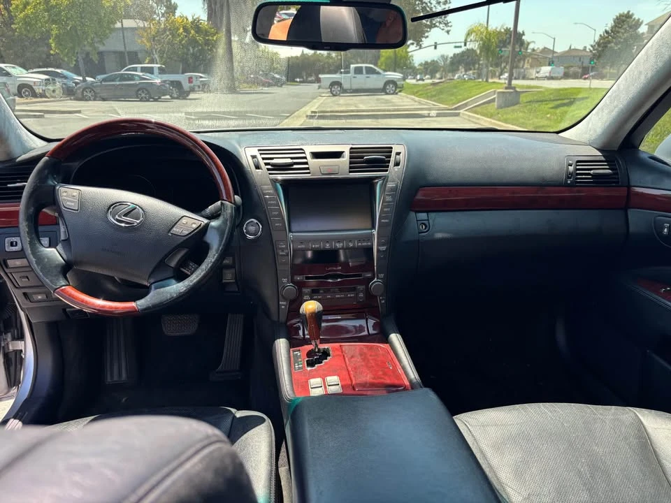 2007 Lexus LS 4th Gen - Image 13 of 20