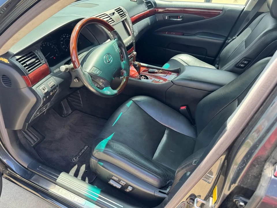 2007 Lexus LS 4th Gen - Image 11 of 20