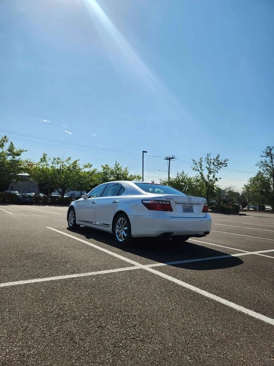 2007 Lexus LS 4th Gen - Image 3 of 14