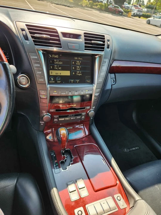 2007 Lexus LS 4th Gen - Image 7 of 14