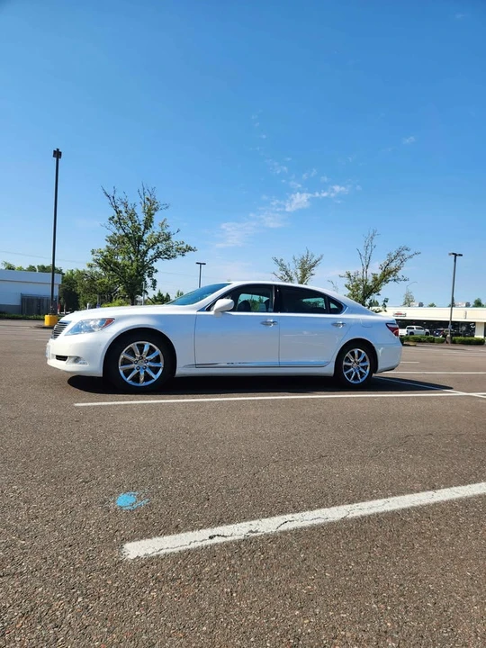 2007 Lexus LS 4th Gen - Image 4 of 14