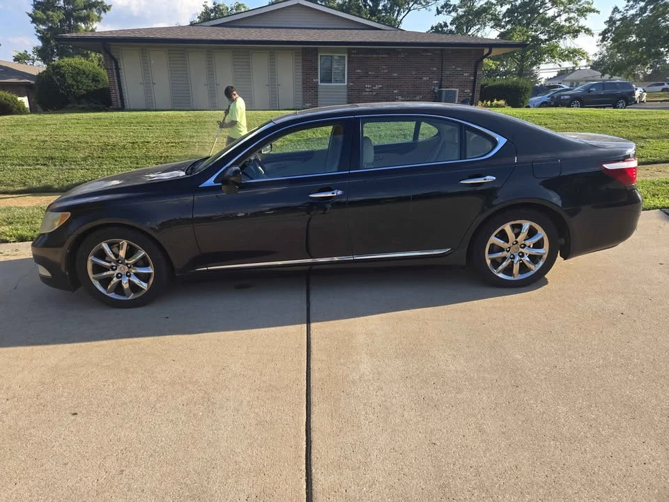 2007 Lexus LS 4th Gen - Image 2 of 10