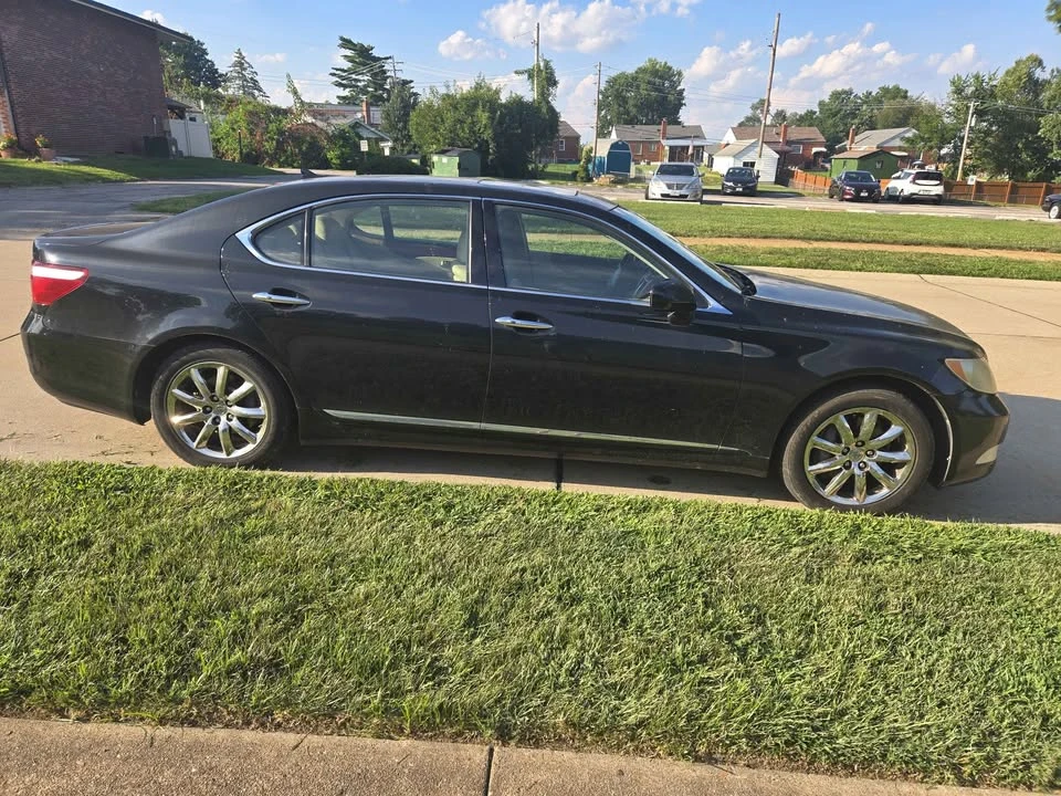 2007 Lexus LS 4th Gen - Image 5 of 10