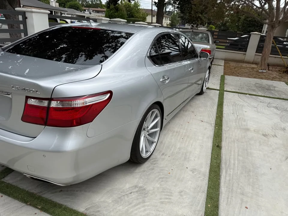 2007 Lexus LS 4th Gen - Image 10 of 20