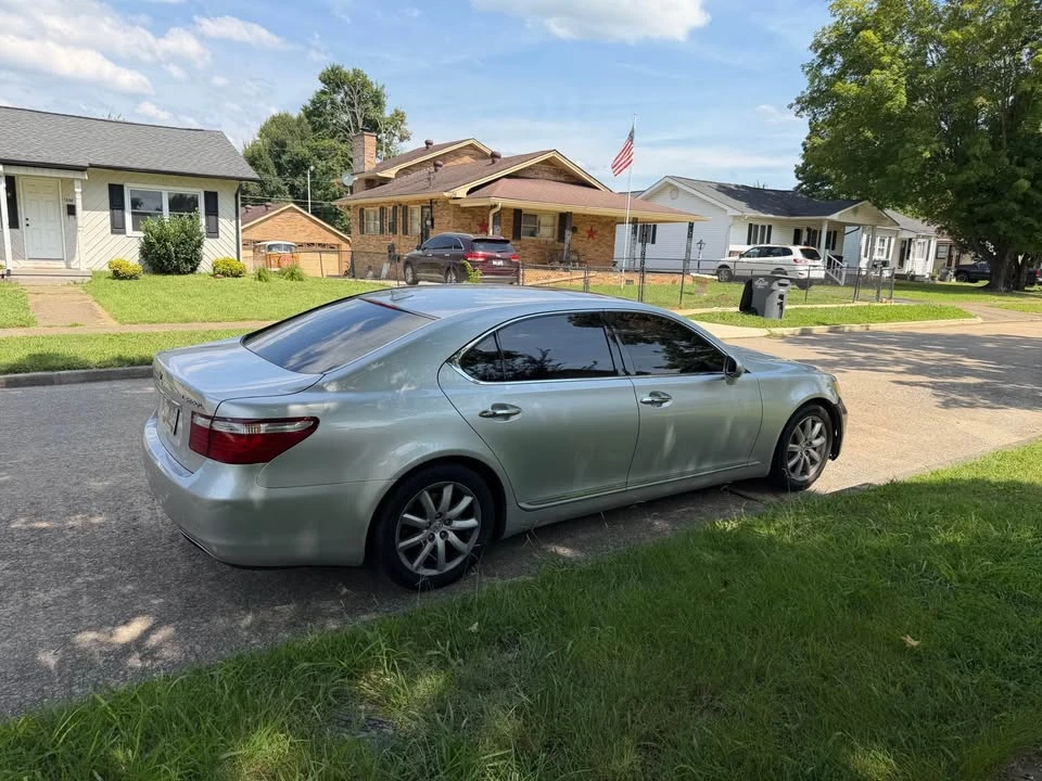 2007 Lexus LS 4th Gen - Image 5 of 7