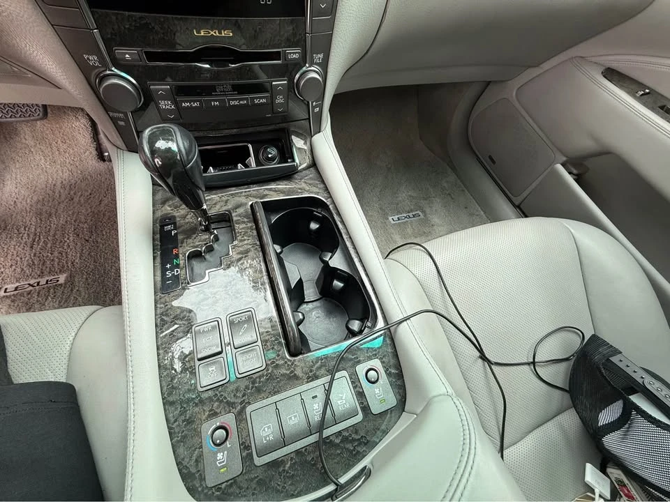 2007 Lexus LS 4th Gen - Image 19 of 20